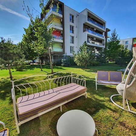 Beside Airport Apartment Otopeni Exterior photo