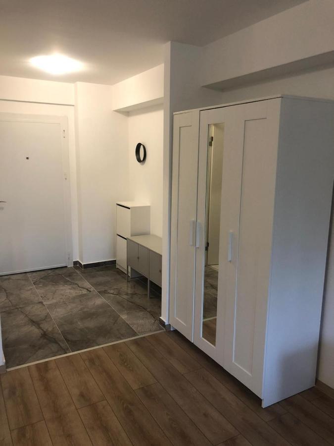 Beside Airport Apartment Otopeni Exterior photo