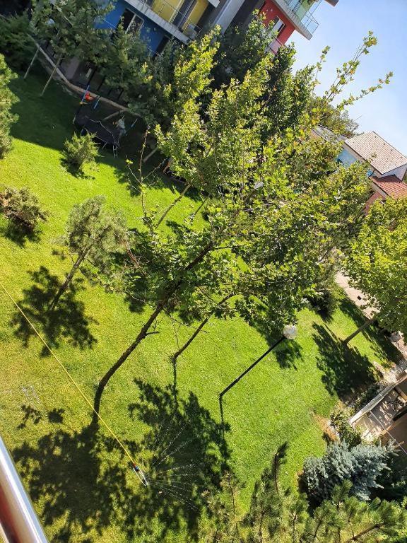 Beside Airport Apartment Otopeni Exterior photo